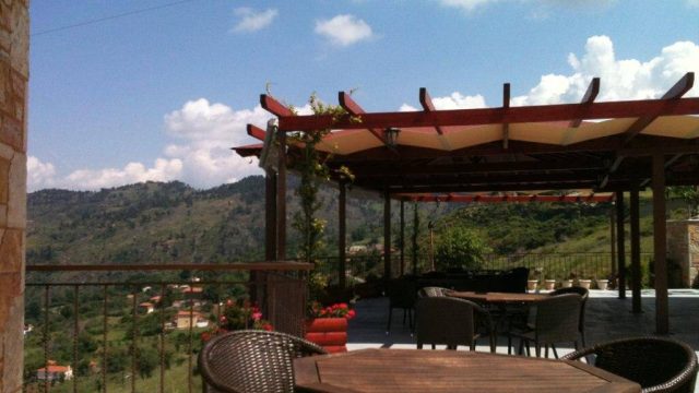 To mpalkoni tou Krassou